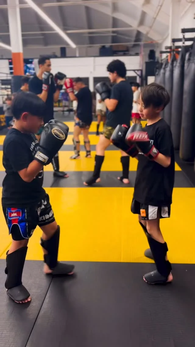 Everyday we go to work 💥

☑️ Muay Thai
☑️ Boxing
☑️ M8 Strength & Conditioning 

Visit our website and learn about our curriculum, schedule of classes, and academy - try an intro promo class and train with the Mission squad 🙏🏽
•••
#muaythai #boxing #longbeach #lbc #missionmuaythailb #strengthandconditioning #fitness