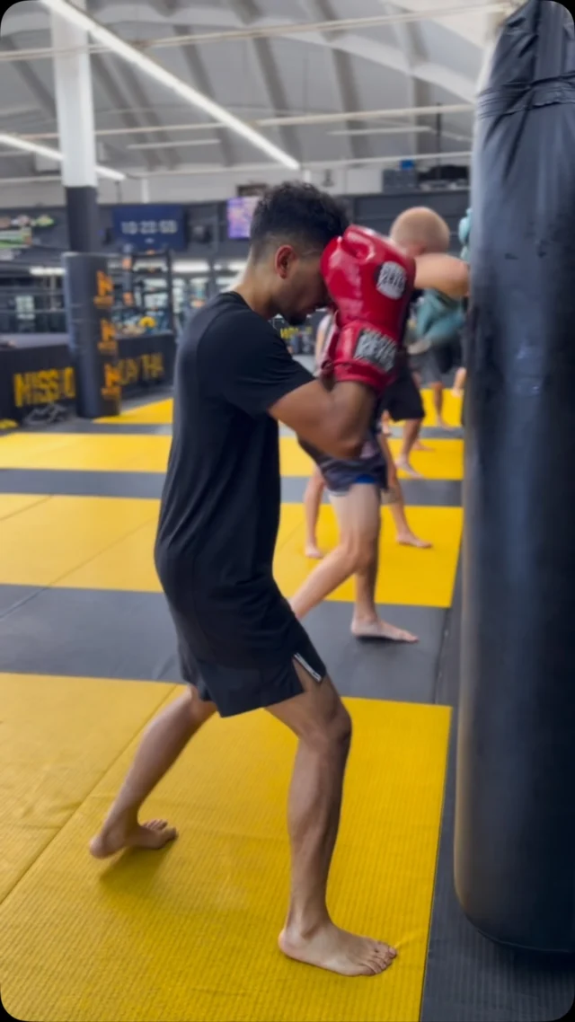 Weekly 10 AM Muay Thai Fundamentals Classes in the #LBC! 

Today is the last day of our 2026 Fall Back Promo with 30% savings on monthly Youth and Adult student memberships, plus your rate is locked in! 

Give us a call or email us for more information: info@missionmuaythai.com 🙏🏽