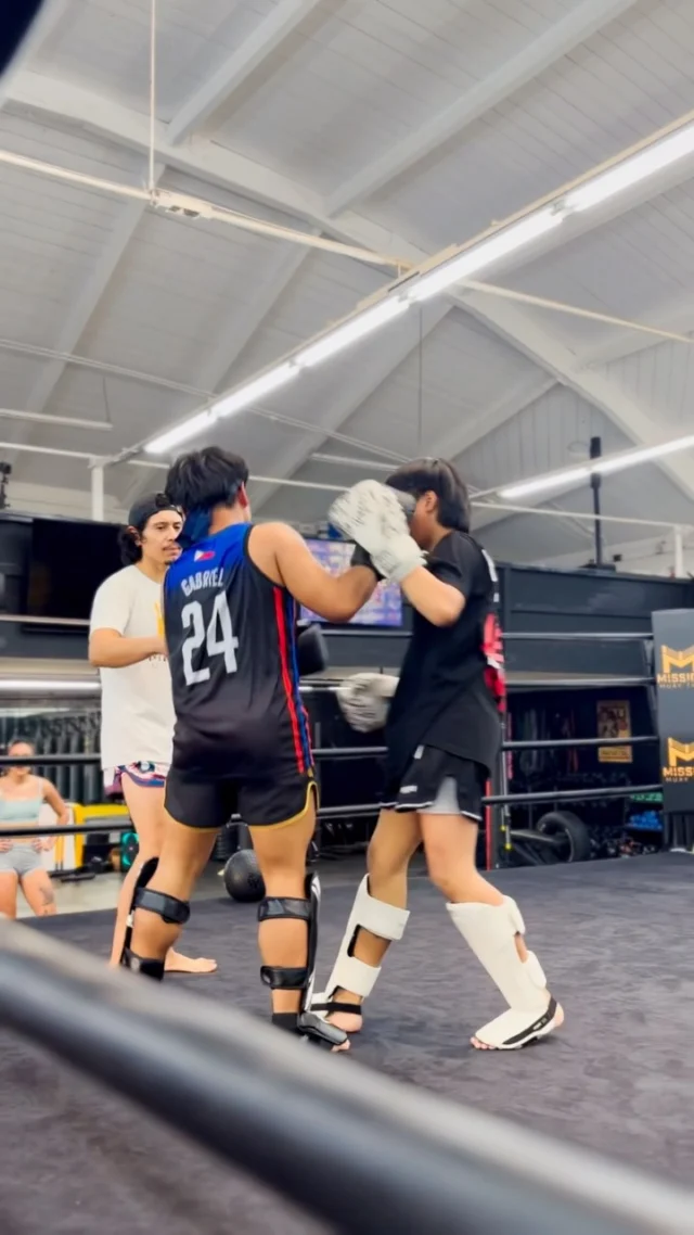 Young Lion Sparring on Fridays 🥊

Every Friday, our Youth & Teens get the opportunity to spar, test what they’ve learned throughout the week, and put our curriculum into practice in a controlled training environment.

It’s not about winning rounds. It’s about building timing, composure, decision-making, defense, confidence, and competition experience.
•••
#missionmuaythailb #missionmuaythailbyouth #lbc #longbeach #muaythai